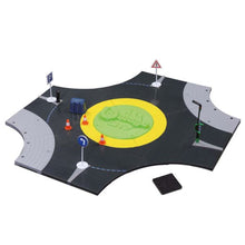 Bburago StreetFire Roundabout Playset with 1:43 Toy Car