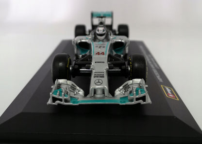 Bburago 1:32 Mercedes AMG F1 W05 Lewis Hamilton Model Car